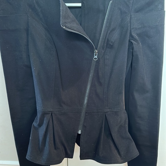 Betsey Johnson peplum asymmetrical zip up blazer size 0 - Picture 2 of 5